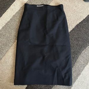 A line 100% VIRGIN WOOL